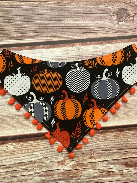 "Bu Pumpkin" Dog Bandana Kiki B. x Bu Crew